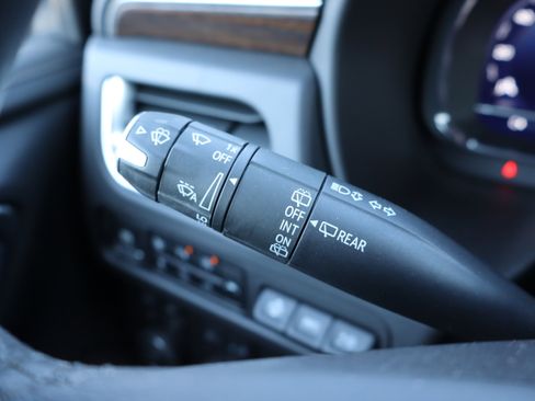 Certified 2024 Chevrolet Tahoe High Country w/ Advanced Technology Package image 26