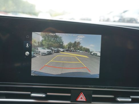 Used 2023 Hyundai Elantra SEL w/ Convenience Package FWD image 13