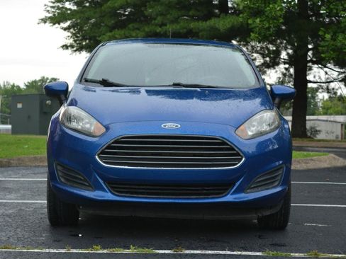 Used 2019 Ford Fiesta SE FWD image 2