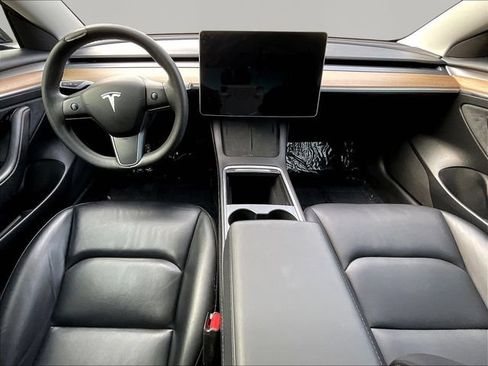 Used 2023 Tesla Model 3 Standard Range RWD image 9