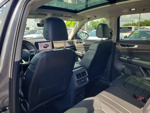 Certified 2024 Volkswagen Atlas SEL AWD/4WD image 15