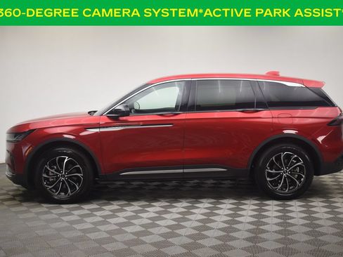 Used 2024 Lincoln Nautilus Premier AWD/4WD image 12