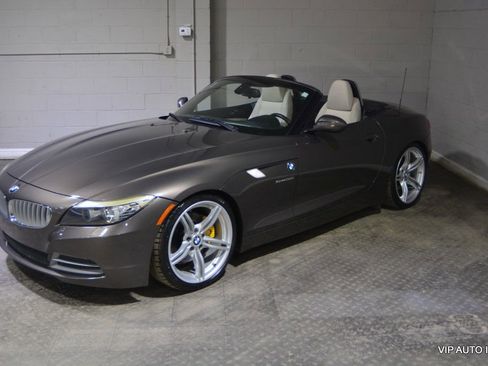 Used 2010 BMW Z4 sDrive35i image 4
