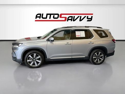 Used 2024 Honda Pilot Touring image 4
