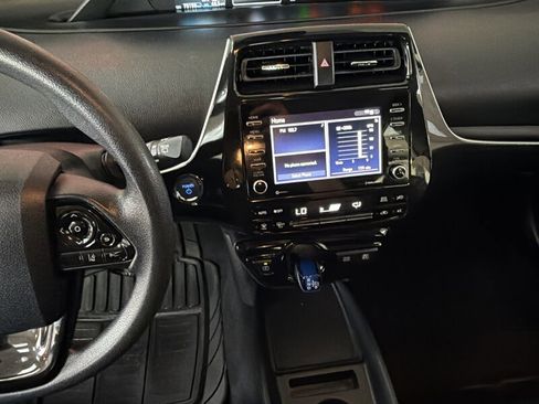 Used 2022 Toyota Prius LE image 13