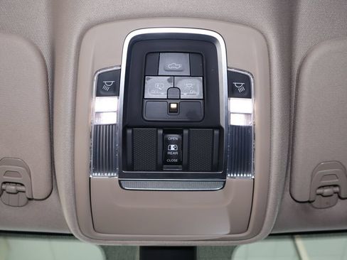 Used 2019 RAM 1500 Laramie AWD/4WD image 30