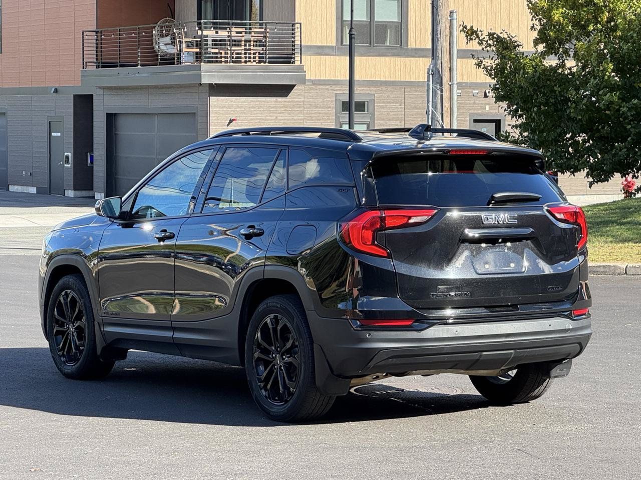 Used 2021 GMC Terrain SLT w/ Elevation Edition AWD/4WD image 4