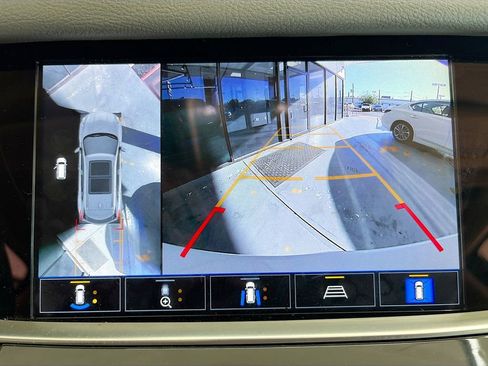 Used 2025 Cadillac XT5 Premium Luxury w/ LPO, ONYX Package image 14