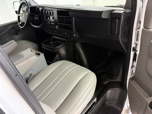 Used 2018 Chevrolet Express 3500 Extended w/ Driver Convenience Package RWD image 24