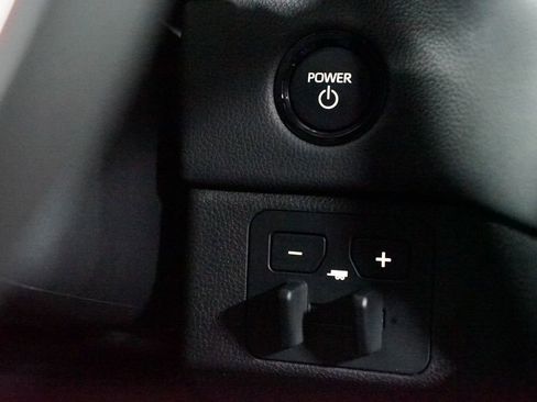 Used 2025 Toyota Tundra Limited image 24