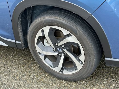 Used 2024 Subaru Forester Touring image 12