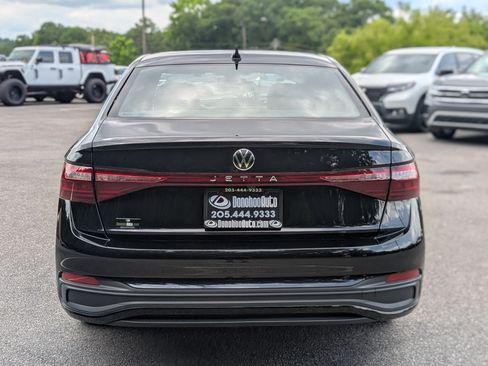 Used 2025 Volkswagen Jetta Sport FWD image 8