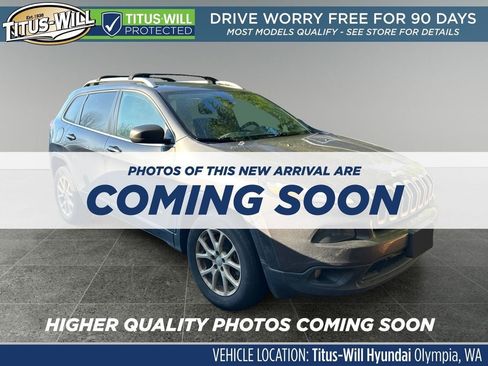 Used 2016 Jeep Cherokee Latitude image 1