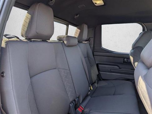 Certified 2025 Toyota Tacoma SR5 AWD/4WD image 24