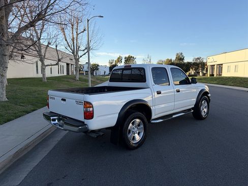 Used 2004 Toyota Tacoma PreRunner image 4