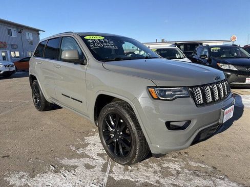 Used 2022 Jeep Grand Cherokee Laredo X image 7