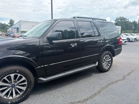 Used 2017 Ford Expedition XLT RWD image 12