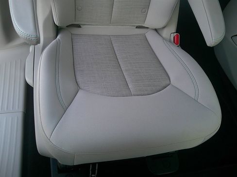 Used 2017 Chrysler Pacifica Touring Plus image 26