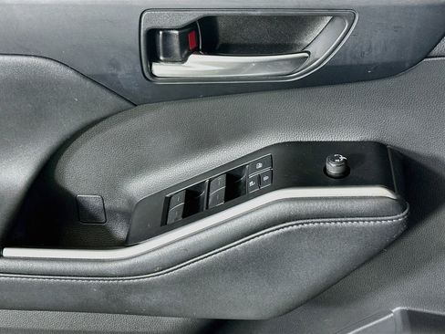 Used 2021 Toyota Highlander XSE FWD image 14