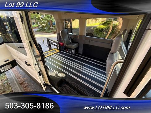 Used 2018 Ford Transit 150 XL image 22