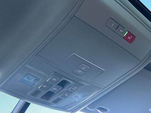 Used 2022 Volkswagen Atlas SE image 24