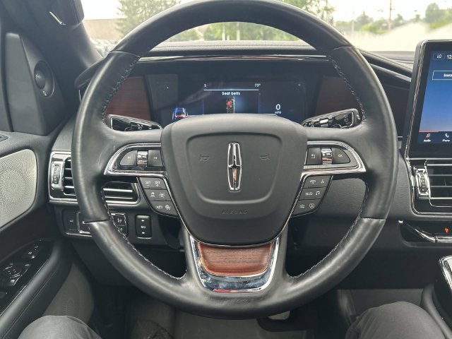 Used 2022 Lincoln Navigator Reserve AWD/4WD image 21