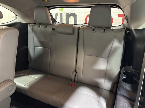 Used 2022 Toyota Highlander XLE image 23