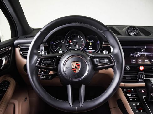 Certified 2026 Porsche Macan image 26
