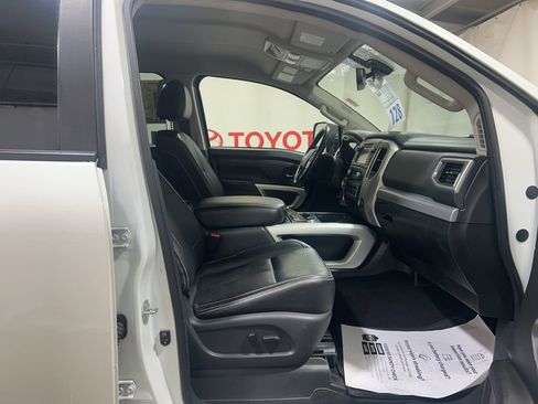 Used 2019 Nissan Titan PRO-4X AWD/4WD image 12