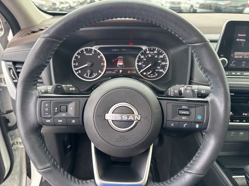Used 2023 Nissan Rogue SL image 26