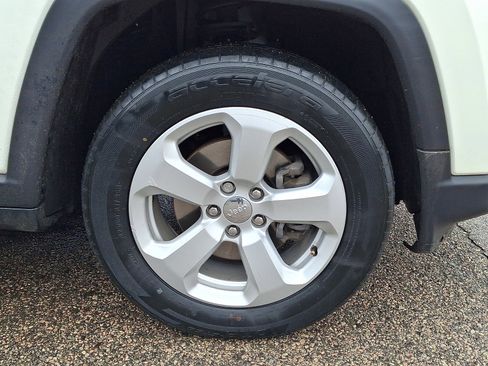 Used 2019 Jeep Compass Latitude image 8