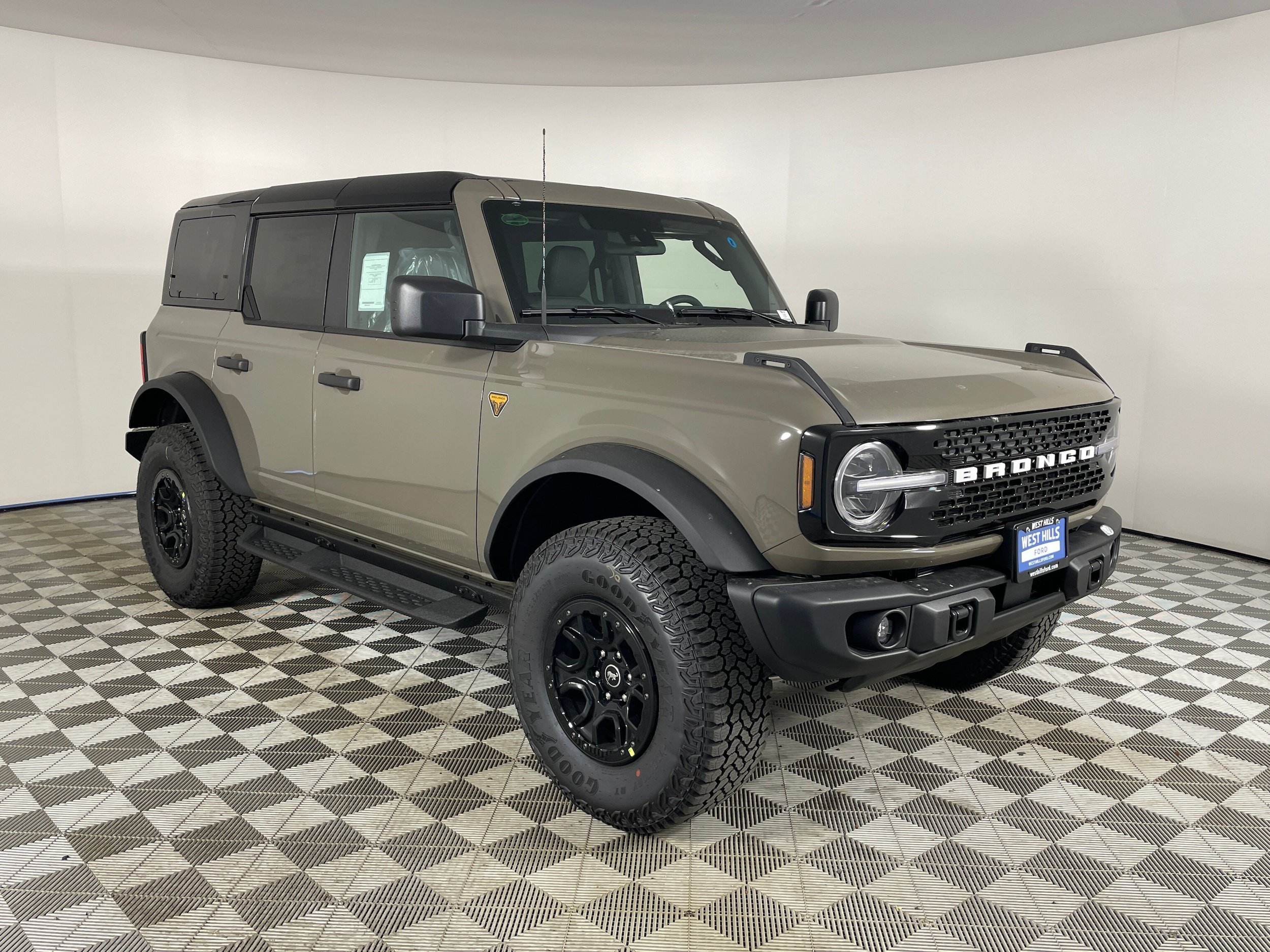 New 2026 Ford Bronco Badlands w/ Sasquatch Package AWD/4WD image 15