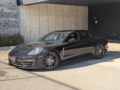 Used 2023 Porsche Panamera image 1