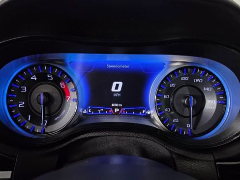 Used 2023 Chrysler 300 C image 19