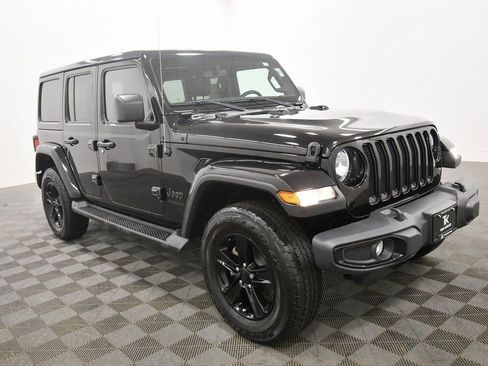 Used 2020 Jeep Wrangler Unlimited Sahara image 10