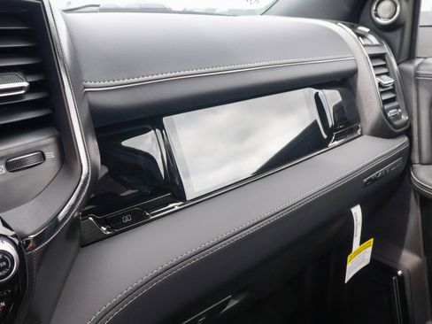 New 2026 RAM 2500 Limited AWD/4WD image 19