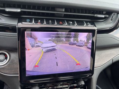 Used 2023 Jeep Grand Cherokee 4WD 4xe image 28