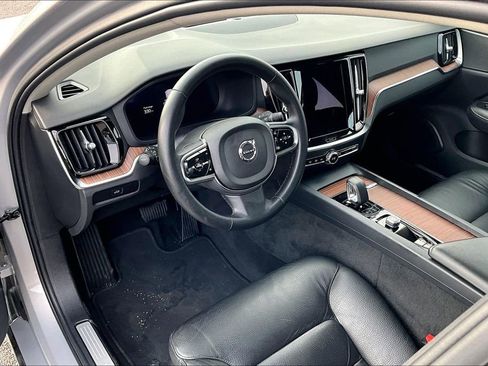 Used 2024 Volvo S60 B5 Plus image 17