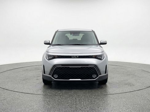 Used 2025 Kia Soul LX w/ LX Technology Package FWD image 2