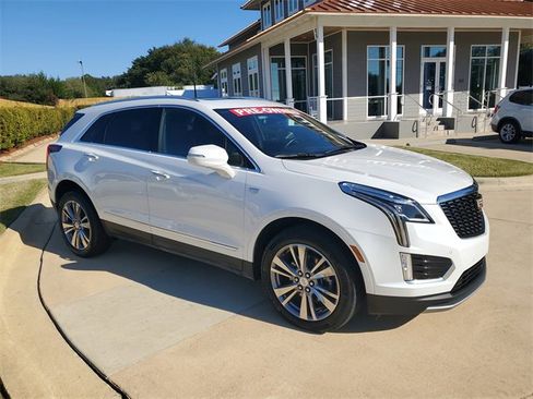 Used 2025 Cadillac XT5 Premium Luxury image 7