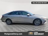 Used 2024 Hyundai Elantra SEL image 2