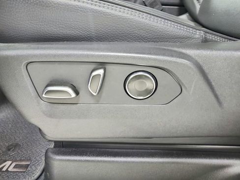Used 2025 GMC Yukon XL Denali image 20