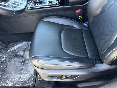 Certified 2024 Kia Sportage EX image 11