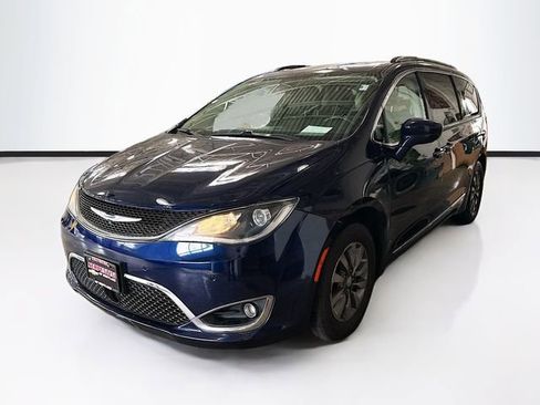 Used 2019 Chrysler Pacifica Touring-L Plus w/ Advanced Safetytec Group image 1