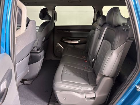 New 2026 Kia EV9 Wind image 40