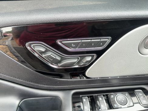 Used 2020 Lincoln Aviator Reserve w/ Equipment Group 201A AWD/4WD image 26