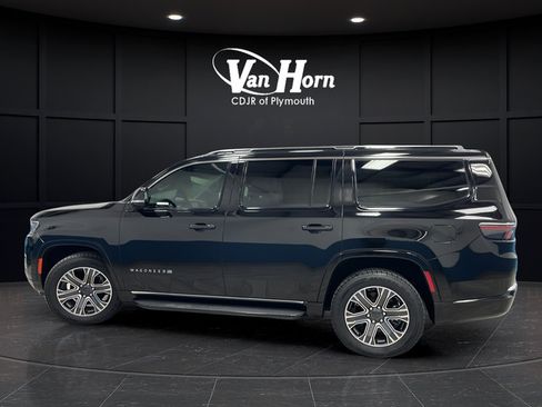 Used 2023 Jeep Wagoneer Series II AWD/4WD image 4