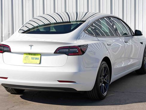 Used 2023 Tesla Model 3 Standard Range image 53