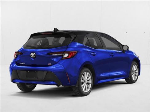 Used 2026 Toyota Corolla SE FWD image 2