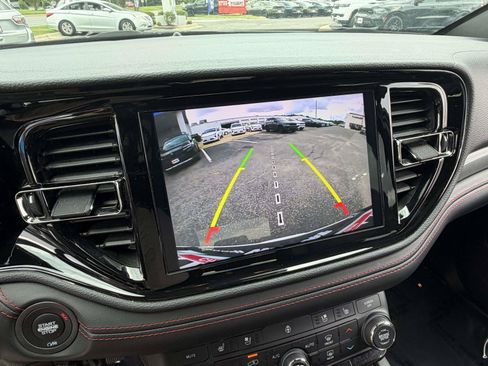 Used 2024 Dodge Durango GT RWD image 12